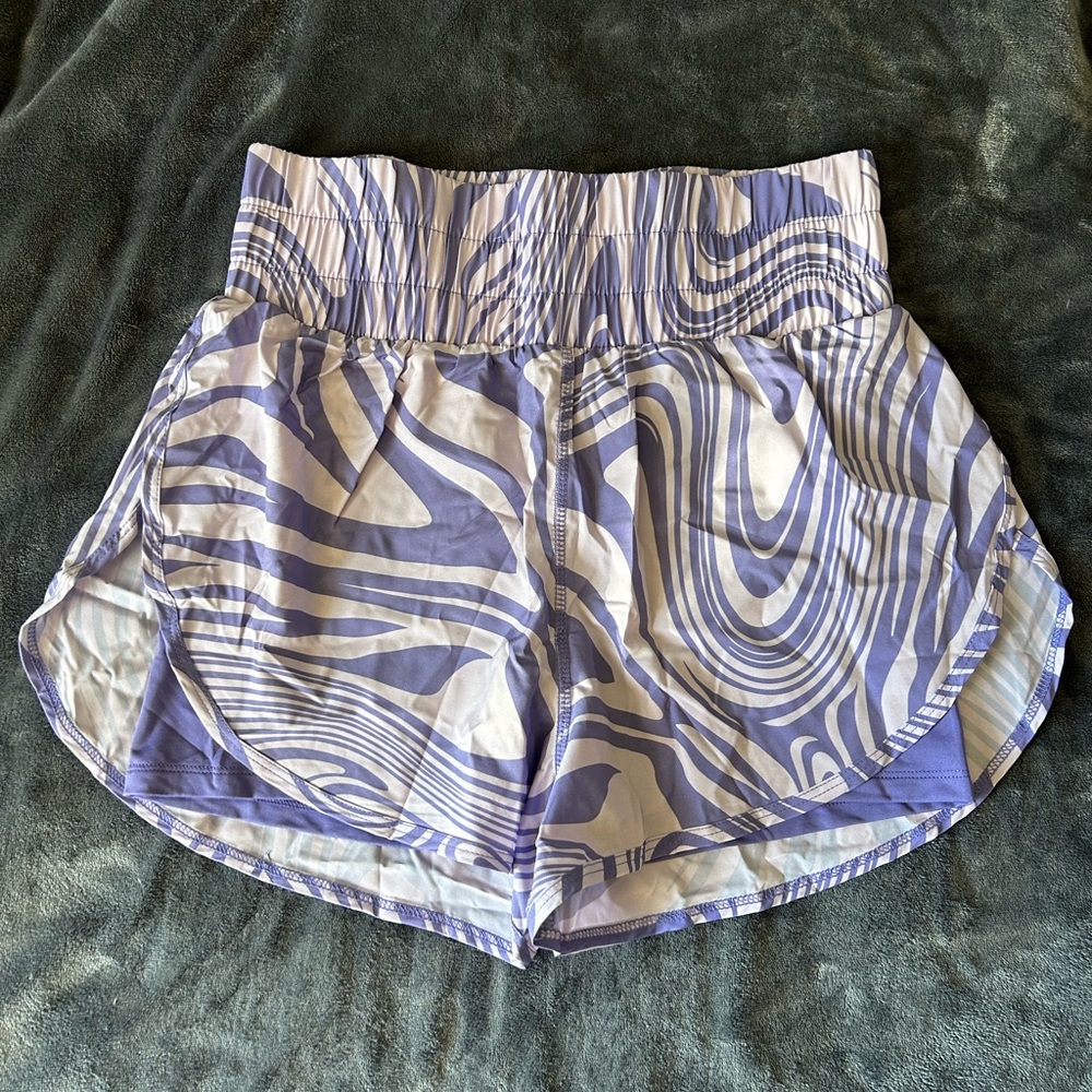 Women's Purple Patterned Shorts by VITALITY X COSMOPOLITAN. Size:Small